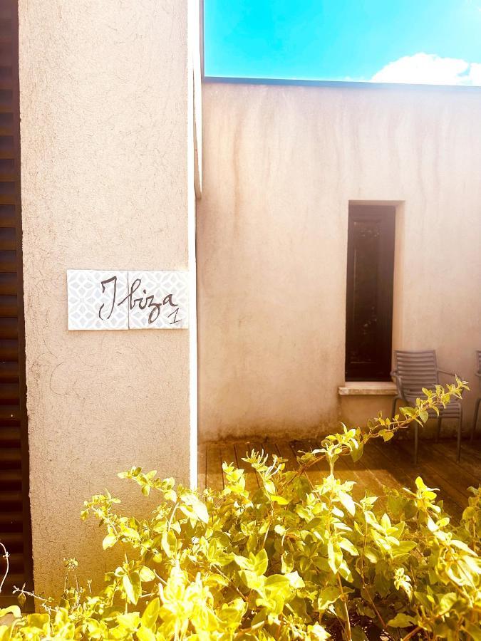 Les Madones Lägenhet Nîmes Exteriör bild